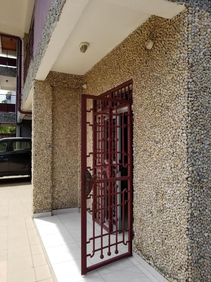Stone House - Makepe, Douala Aparthotel Buitenkant foto