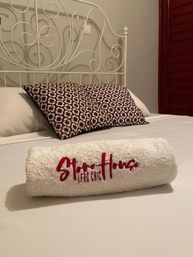 Stone House - Makepe, Douala Aparthotel Buitenkant foto