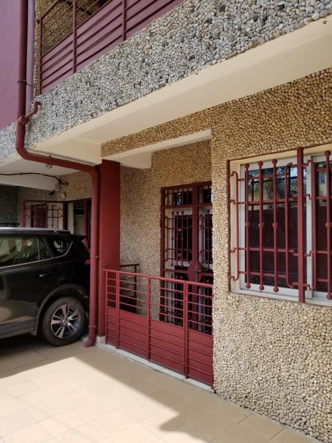 Stone House - Makepe, Douala Aparthotel Buitenkant foto