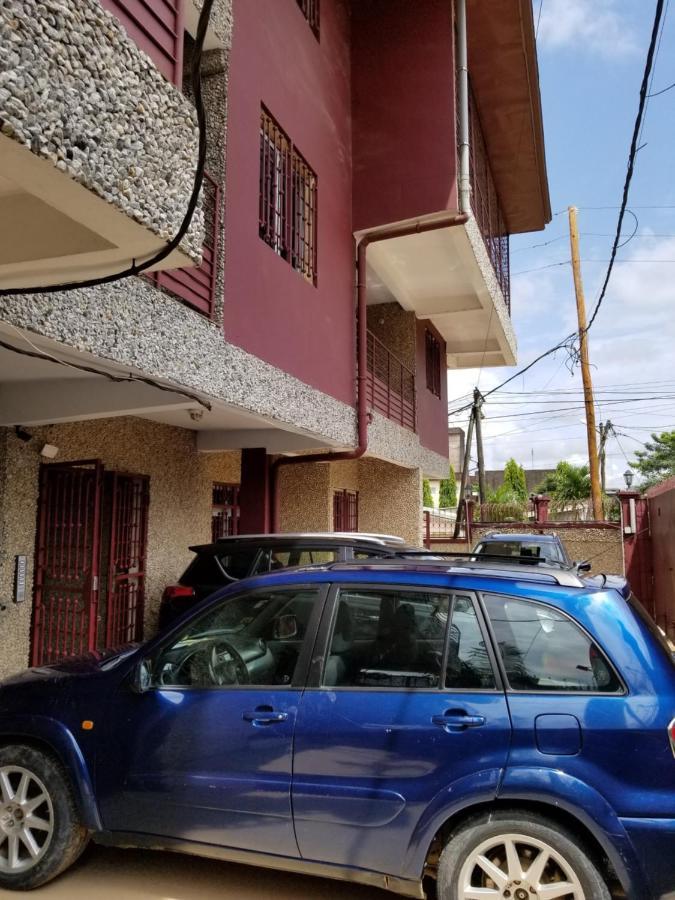 Stone House - Makepe, Douala Aparthotel Buitenkant foto