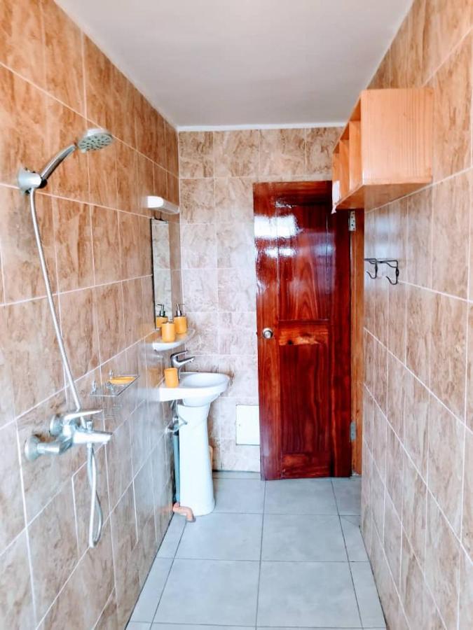 Stone House - Makepe, Douala Aparthotel Buitenkant foto