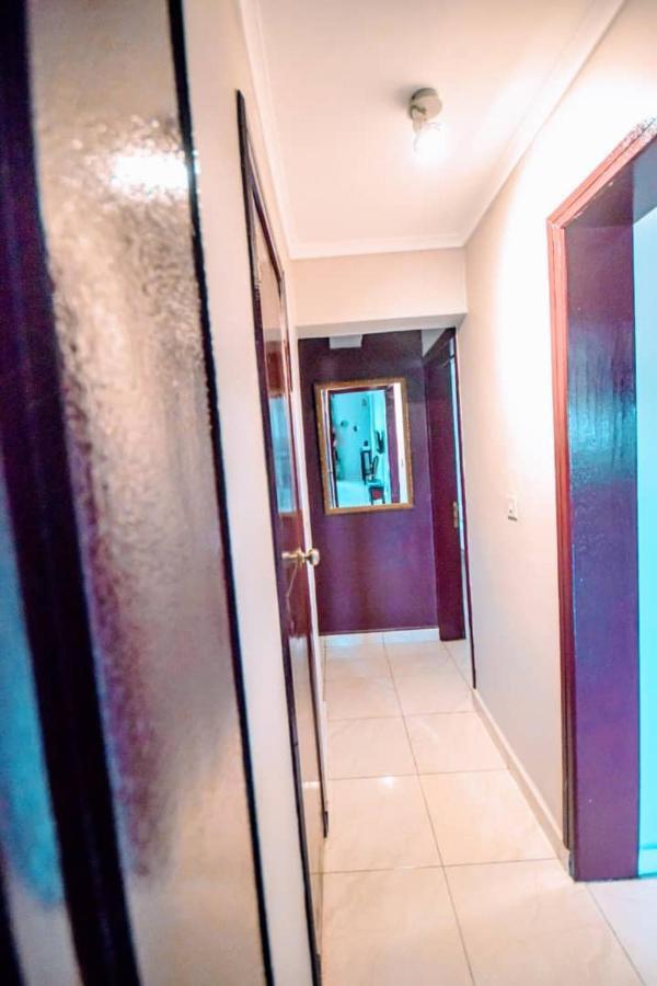 Stone House - Makepe, Douala Aparthotel Buitenkant foto
